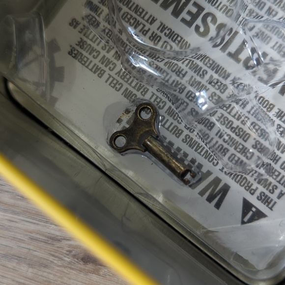 Tesla Thinkgeek Steampunk Watch with Brown Leather Strap And Keys - Picture 7 of 7